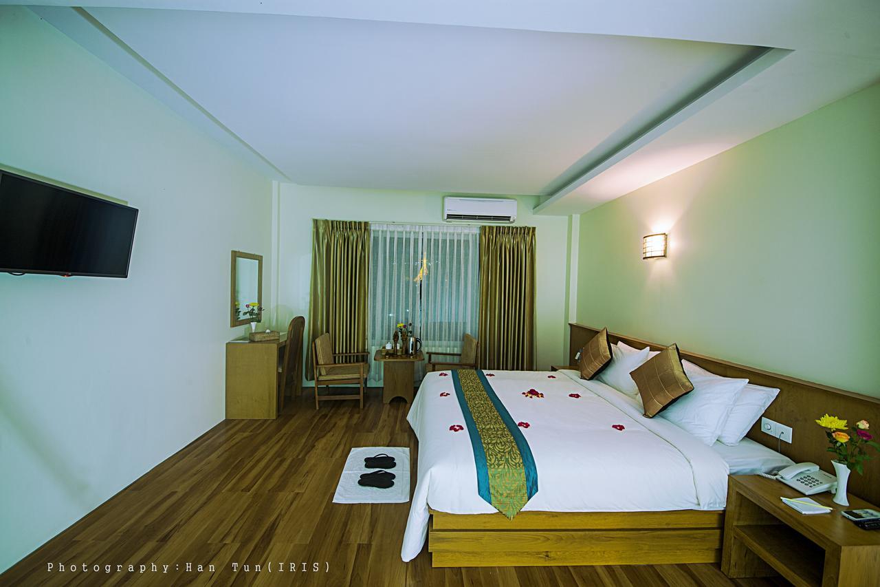 Ngwe Moe Hotel Moulmein Extérieur photo