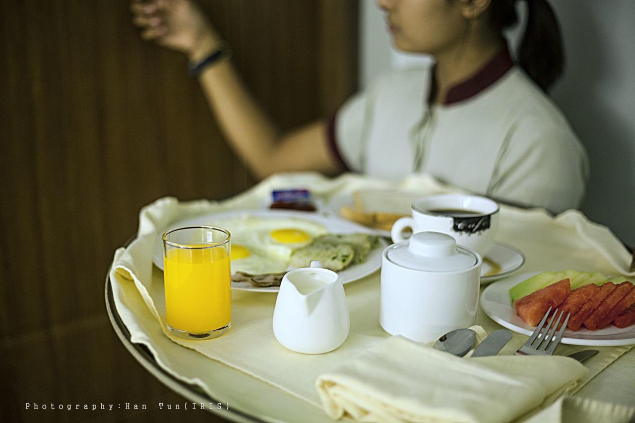 Ngwe Moe Hotel Moulmein Extérieur photo