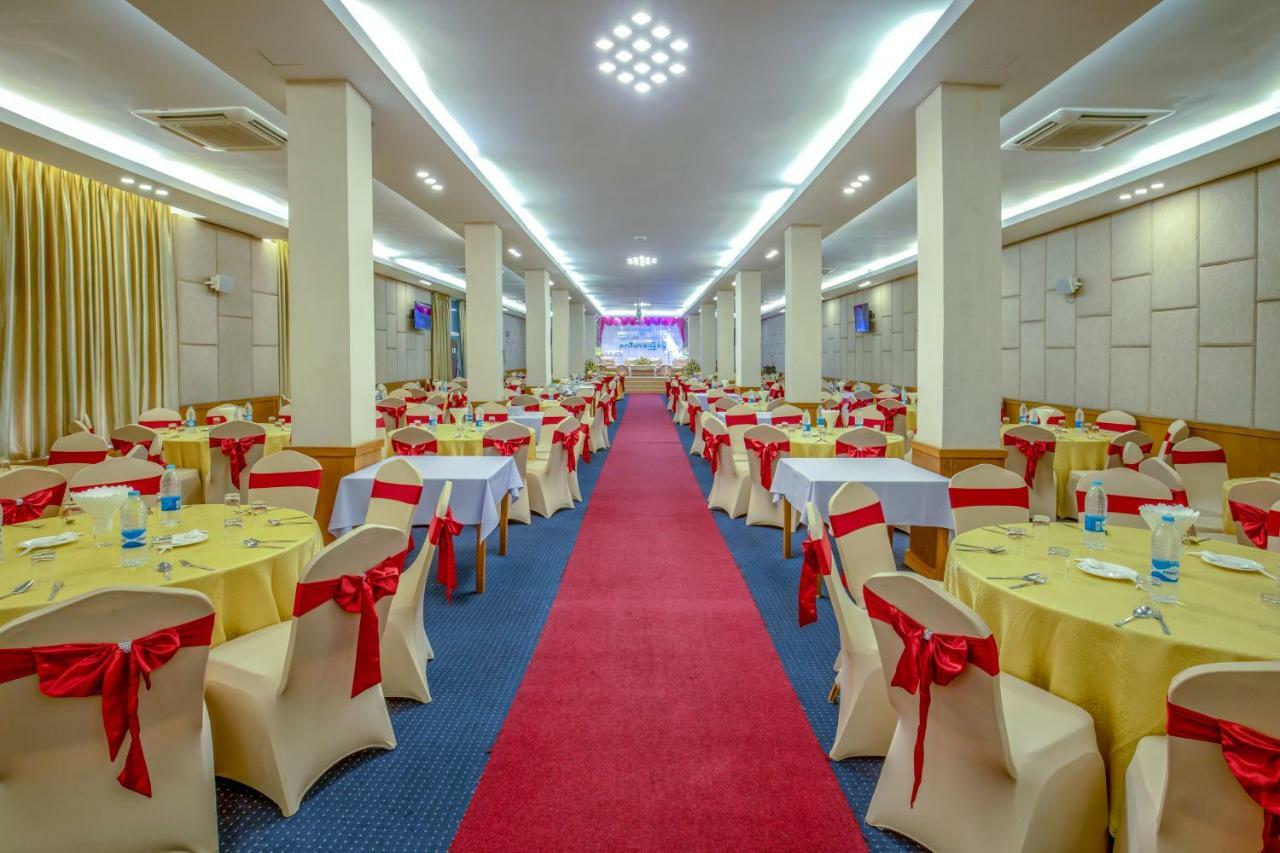 Ngwe Moe Hotel Moulmein Extérieur photo