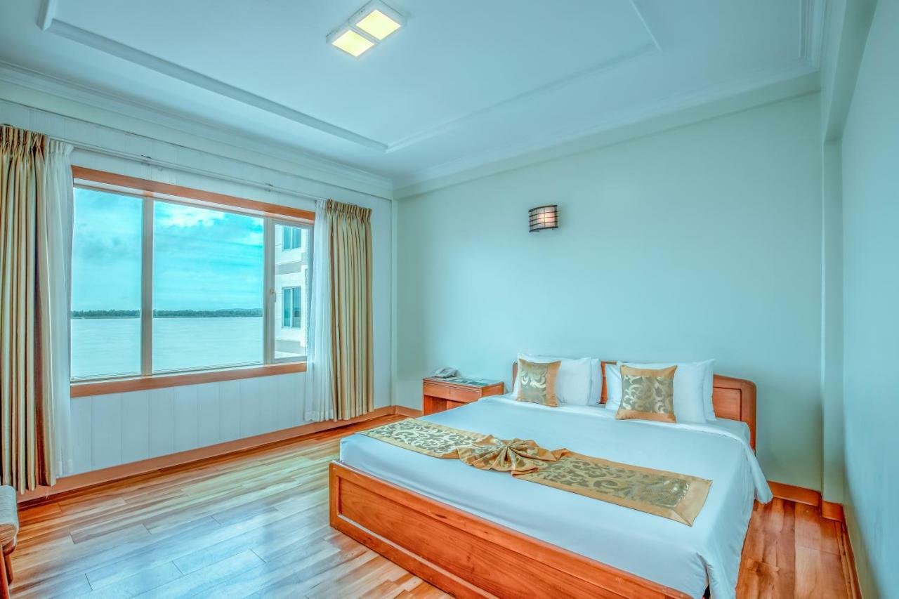 Ngwe Moe Hotel Moulmein Extérieur photo